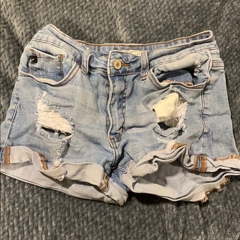 Only worn a few times ripped jean shorts.